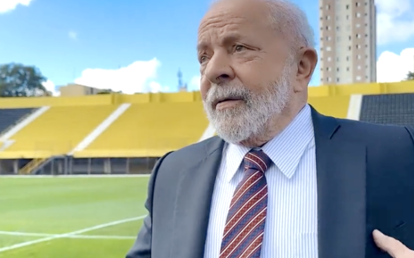 Lula marca cirurgia no quadril para 29 de setembro em Brasília