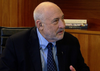 Prêmio Nobel de Economia pede urgência na taxação de super-ricos