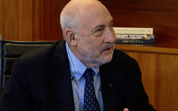 Prêmio Nobel de Economia pede urgência na taxação de super-ricos