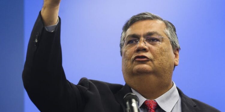 Dino anuncia envio de R$20 milhões para combate ao crime organizado na Bahia