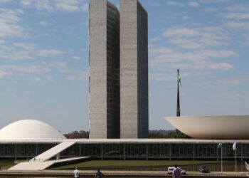 Oposição deve usar guerra em Israel contra governo Lula, que prepara estratégia no Congresso