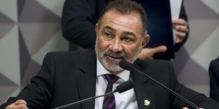 Ex-senador Telmário Mota é alvo de operação da polícia por suspeita de mandar matar mãe da própria filha