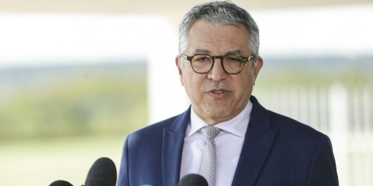 Padilha nega que exista desalinhamento entre Haddad e Lula