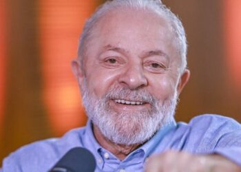 Lula parabeniza Messi e critica atletas brasileiros: “Bola de ouro não combina com farra”