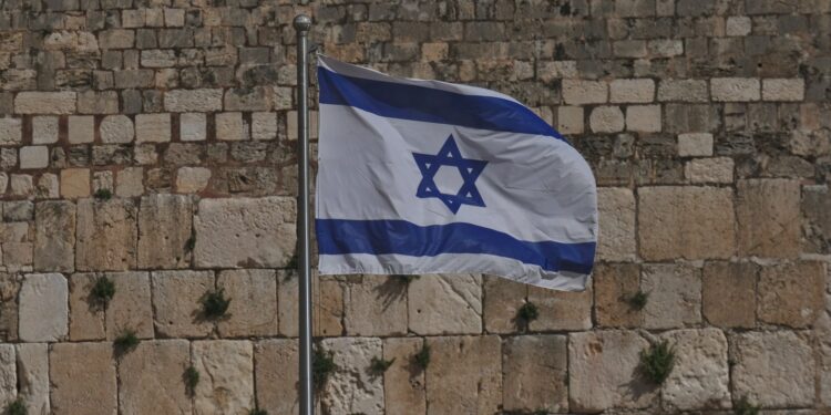 Rebeldes do Iêmen assumem autoria de ataque com mísseis balísticos contra Israel