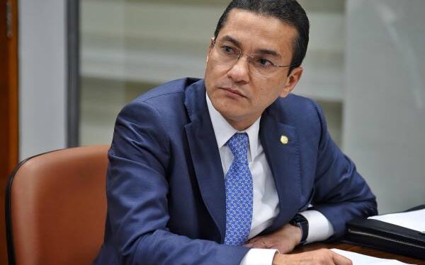 Presidente nacional do Republicanos teve conversa com Lula, diz colunista