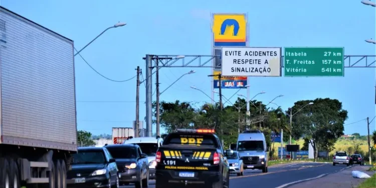 Ao menos seis pessoas morreram em acidentes na Bahia durante feriadão