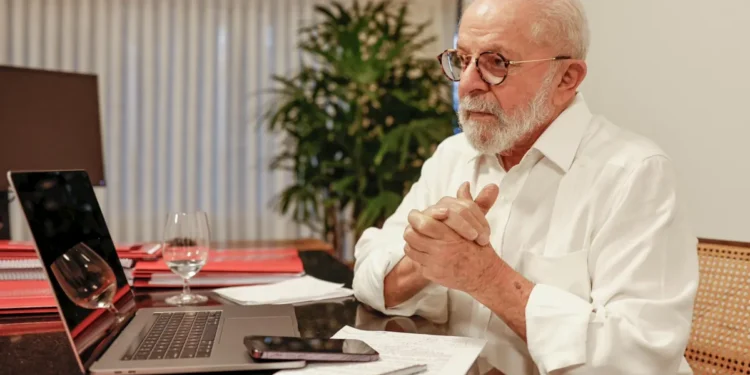 Após exames, Lula retorna para o Alvorada