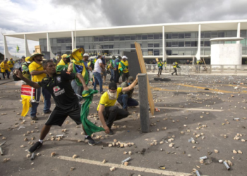 STF condena mais seis réus pelos atos golpistas de 8 de janeiro