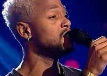 Cantor baiano de Camaçari vira todas as cadeiras no The Voice da Romê