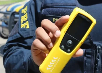 Homem é preso ao conduzir moto embriagado e quase atropelar policial na Bahia