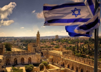 Cerca de mil brasileiros acionaram Embaixada em Tel Aviv para pedir retorno ao Brasil