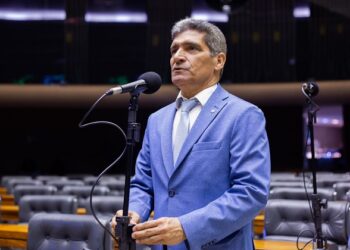 Raimundo Costa apresenta PL que facilita quitação de débitos antigos do FIES