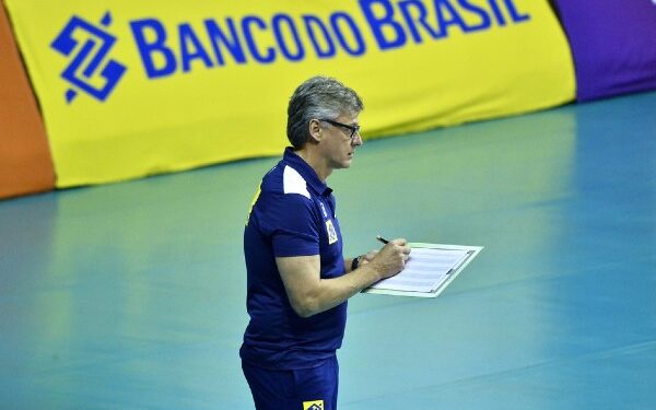 Renan Dal Zotto renuncia Seleção brasileira de vôlei; Bernardinho pode substituir