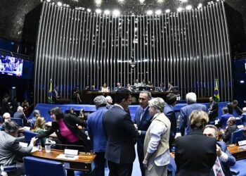 Senado adia votação de minirreforma eleitoral e regras não valerão para eleições 2024