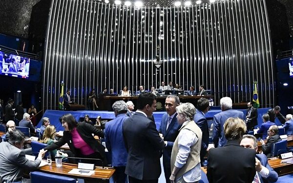 Senado adia votação de minirreforma eleitoral e regras não valerão para eleições 2024