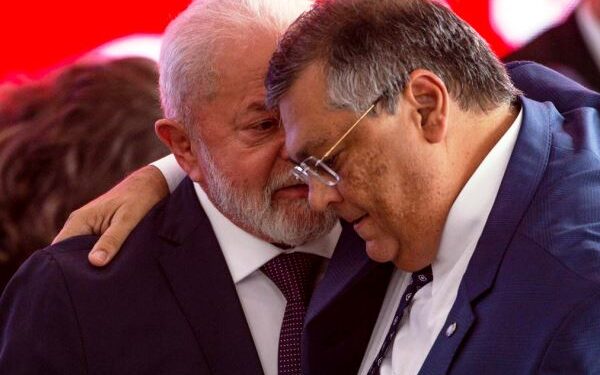 CPMI da oposição pede o indiciamento de Lula e Dino