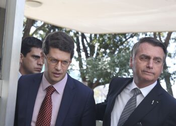 Bolsonaro ainda vê chance de Salles ser candidato pelo PL em 2024, diz colunista