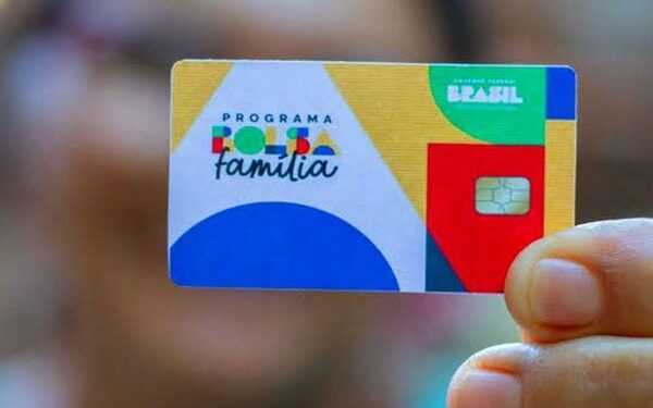 Caixa paga novo Bolsa Família a beneficiários com NIS de final 8