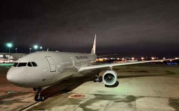 Sexto avião da FAB com resgatados da guerra em Israel chega ao Brasil