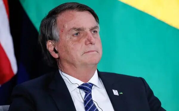 Bolsonaro passará feriadão em Santa Catarina, afirma colunista