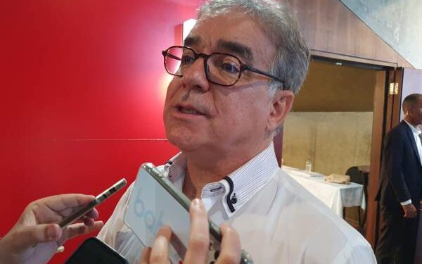 Zé Neto volta a atacar José Ronaldo e acusa Colbert de ‘toma lá, da cá’ em 2020