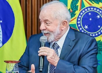 Lula veta projeto que desonera folha de pagamento de 17 setores da economia