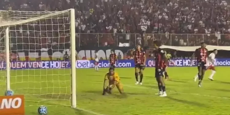 Vitória apenas empata com o Vila Nova e tem acesso adiado