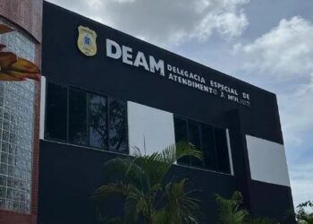 Mulher pula de carro para fugir de tentativa de abuso sexual de motorista por aplicativo