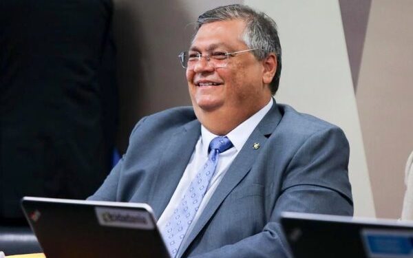 Senadores avaliam como baixo o risco de rejeição de Dino em sabatina