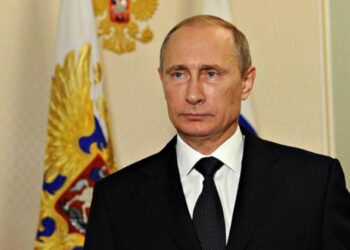 Reuters diz que Putin irá tentar reeleição; porta-voz russo nega informação
