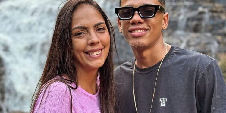 Filho de chefe de gabinete sofre ataque de mulher com faca em hospital na Bahia