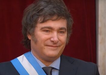 Justiça argentina suspende reforma trabalhista do “megadecreto” de Milei