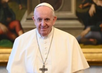 Papa Francisco defende benção a casais do mesmo sexo após medida ser aprovada no Vaticano