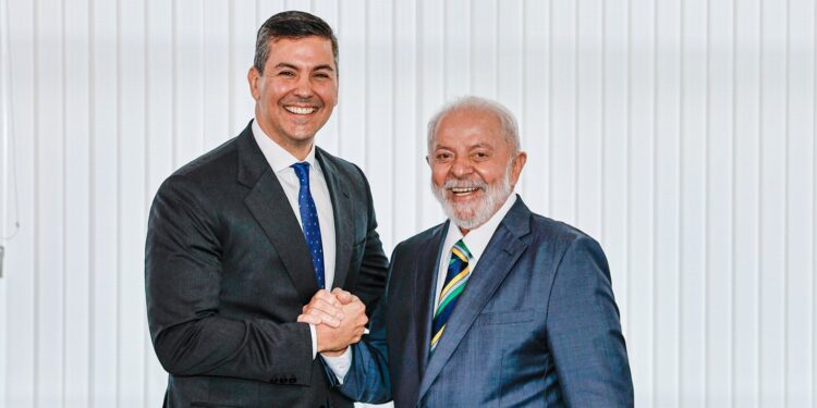 Lula se reúne com presidente do Paraguai e discute energia de Itaipu