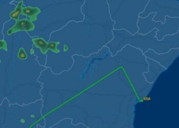 Copiloto desmaia em voo e avião faz pouso de emergência no aeroporto de Salvador