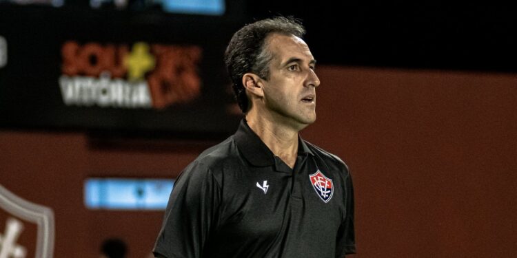 Condé aprova estreia da equipe na temporada: “Satisfeito com a performance”