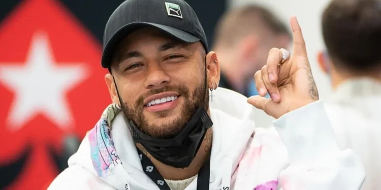 Mulher diz ter filha de 10 anos com Neymar e entra na Justiça