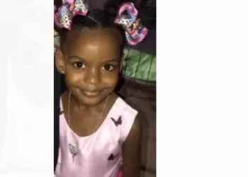 Naufrágio: corpo de criança que estava desaparecida é encontrado