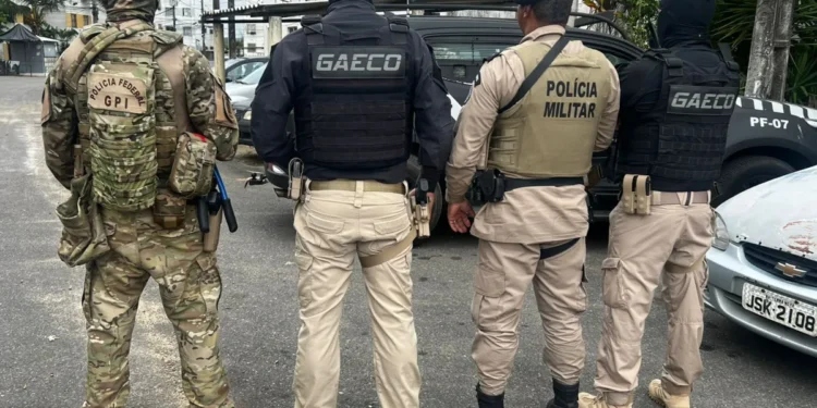 Suspeito de roubo e extorsão é preso após operação da PF e PM