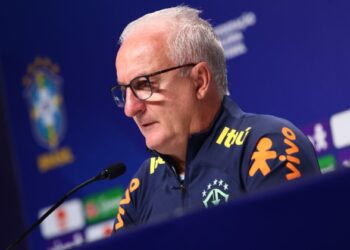 Dorival sobre Neymar: ‘Temos que aprender a jogar sem ele’