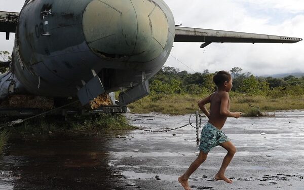 Forças Armadas levarão 15 mil cestas de alimentos aos Yanomami