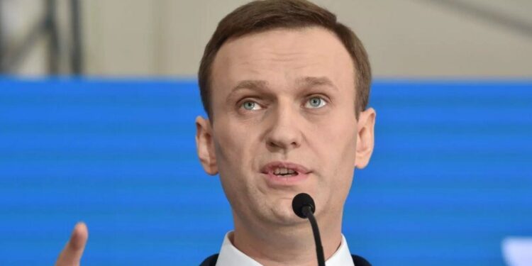 Corpo de Alexei Navalny foi entregue à mãe, diz porta-voz