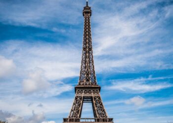Torre Eiffel é reaberta neste domingo após cinco dias de greve dos funcionários do monumento