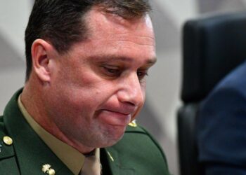 Cid delata o menos 5 reuniões golpistas de Bolsonaro e militares