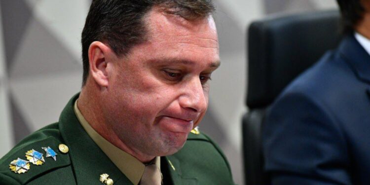 Cid delata o menos 5 reuniões golpistas de Bolsonaro e militares