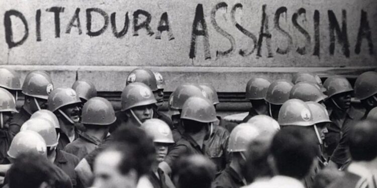 Ministério cancela ato dos 60 anos do golpe militar e reacende discussão sobre importância da memória social do Brasil
