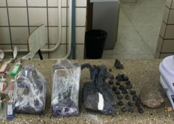 Casal é preso com maconha, crack e cocaína no sul da Bahia