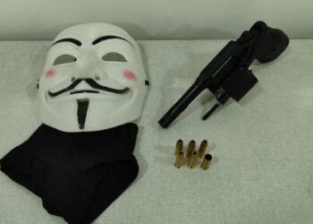 Adolescente de 15 anos morre após ser baleada na cabeça por ex-namorado