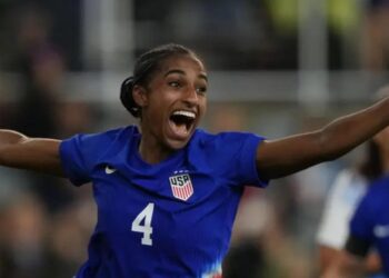 Chelsea contrata atleta por valor recorde e quebra barreira do milhão no futebol feminino